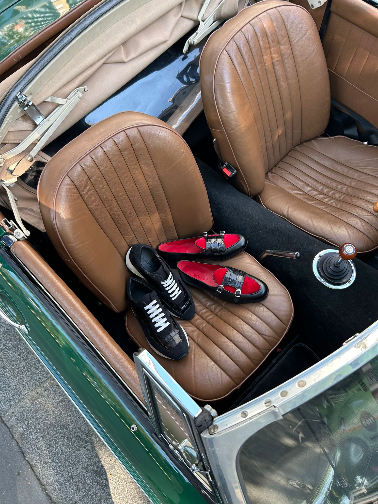 Drop 001 L’Histoire derrière ma Dad Shoe1